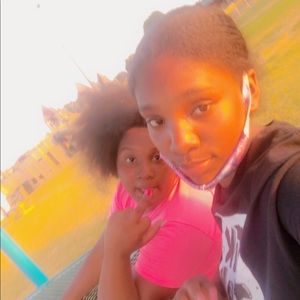 Meet your Posher, Shariah